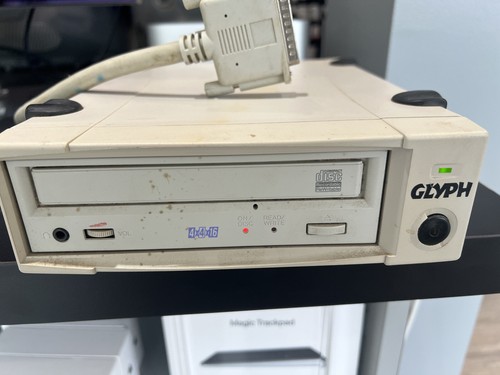 GLYPH EXTERNAL SCSI CD-R DRIVE BURNER 4X/4X/16X - Afbeelding 1 van 7