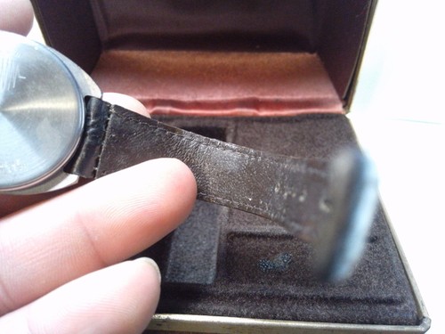 Teile / Reparatur Gruen Vintage 70er Jahre rote LED Digital Armbanduhr funktioniert nicht - Bild 4 von 9