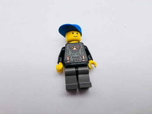 Vintage Lego Minifigur blaue Kappe schwarz Anzug Pack - Bild 1 von 2