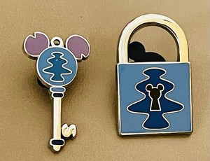 Disney WDW Character Lock & Key Stitch Pin Set Rare Authentic