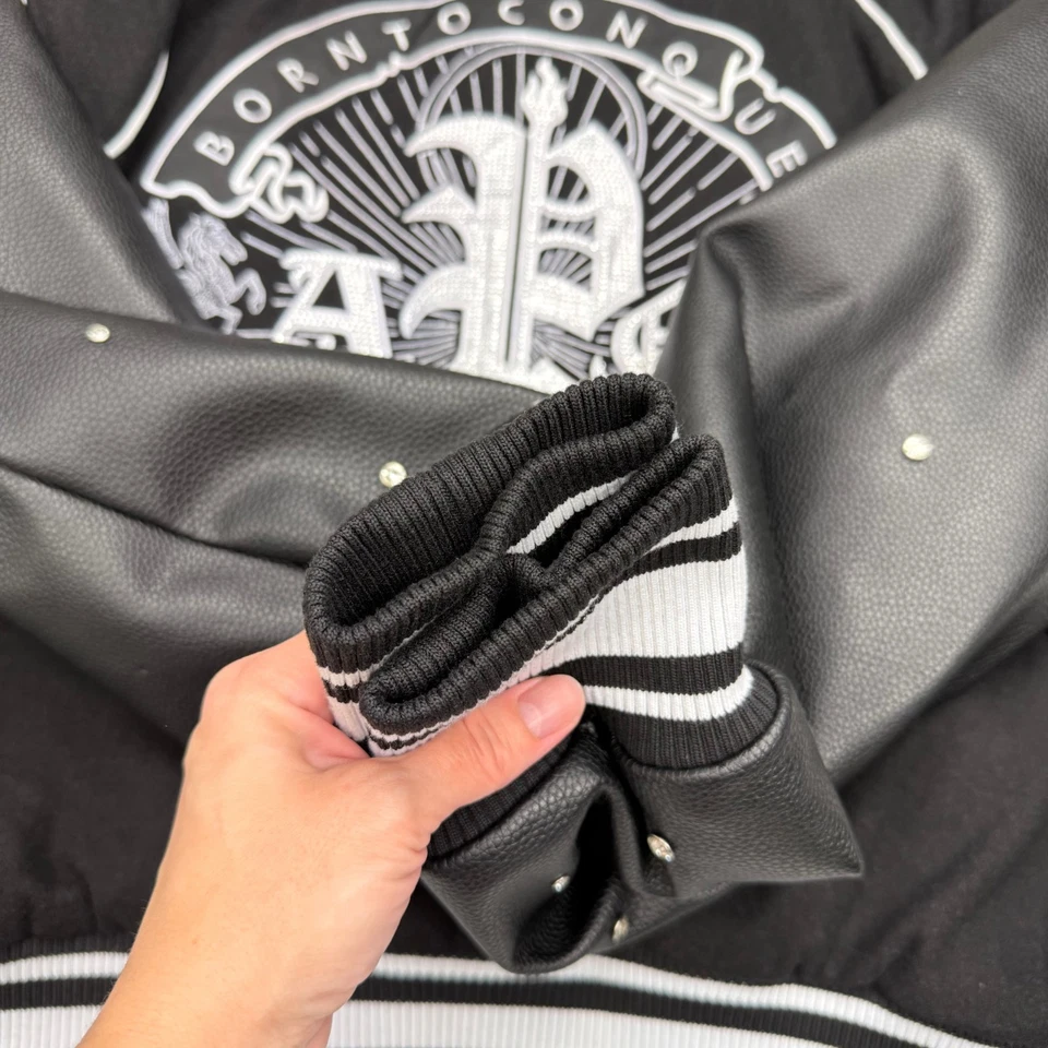 Chaqueta universitaria Smoke Rise para mujer talla M negra blanca bordada bombardero Foto 3 de 4