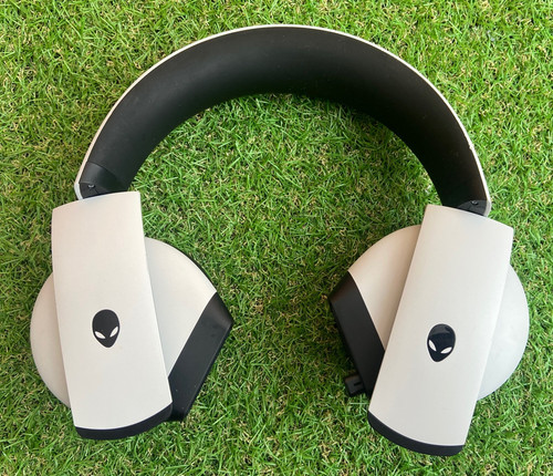 Alienware - AW510H Wired 7.1 HS2001 Gaming Headset Only - NO AUDIO CABLE(b29) - Picture 1 of 9