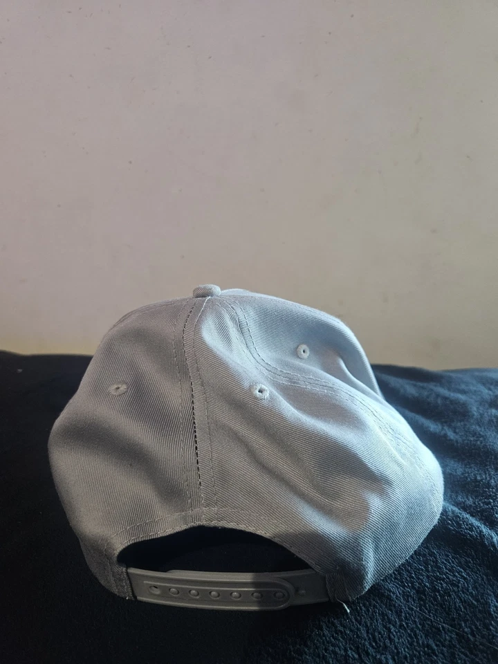 Gorra DOPE Snap Back Gris Púrpura Rosa Ajustable Bordada Foto 2 de 2