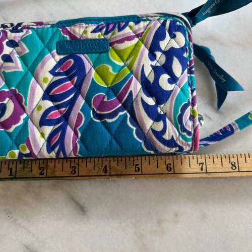 Vera Bradley RFID Geldbörse Umhängetasche blau Paisley gesteppt Handgelenktasche - Bild 9 von 10