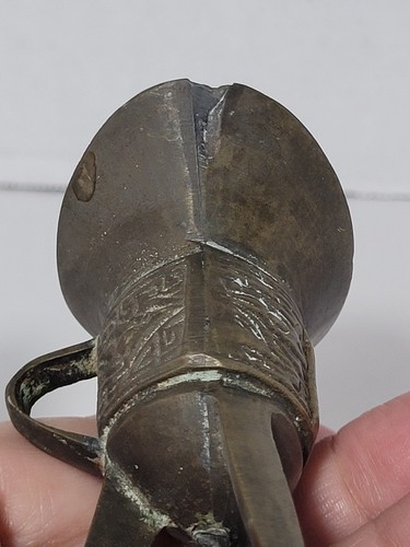 Vintage Bronze Ritual Wine Libation Vessel Jue Tripod - Picture 10 of 14