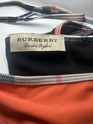 Parte inferior de bikini Burberry con tanga a cuadros grande, frente naranja y espalda negra - Imagen 7 de 9