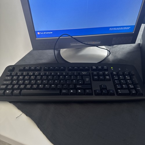 Monitor, Computer & Tastatur aufgebaut - Packard Bell Computer - sehr guter Zustand - funktionstüchtig - Bild 5 von 10