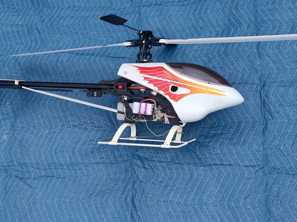 Thunder Tiger Raptor 30 Nitro Helicopter O.S. MAX Engine & Futaba ARF - Image 2 of 4