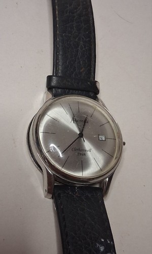 Accurist Clerkenwell 1946 Gents Quartz Wristwatch ~ Working for Spares or Repair - Picture 2 of 7