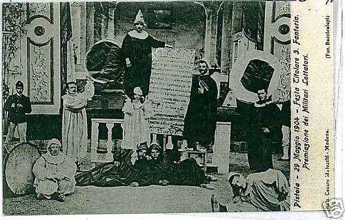 PT021   CARTOLINA d'Epoca: PISTOIA Città : FESTA FANTERIA 1904 - Picture 1 of 1