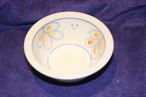BOWL FLORAL  CANADIAN POTTERY JOAN SHAW NEW BRUNSWICK VINTAGE UNIQUE DESIGN