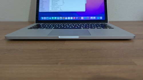 Apple MacBook Pro 13" (128GB SSD, Intel Core i5-5257U, 2.70GHz, 8GB RAM) Laptop - Picture 5 of 15