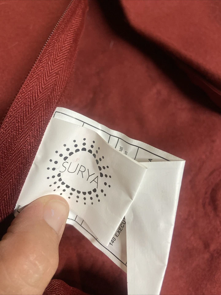 Surya Wool Pillow Cover Pillowcase Rust Red 3D Flowers Foto 4 de 4