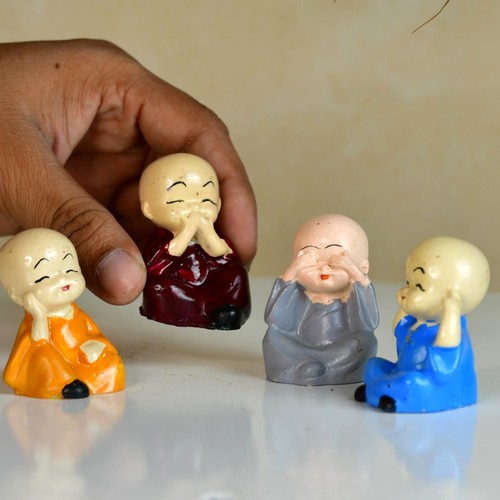 Sowpeace Mini Monk Set of 4 – Resin Table Decor, 3cm, Multicolor, Great Gift - Picture 5 of 7