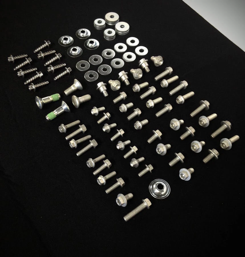 KIT DE PERNOS KTM de 97 piezas para modelos todoterreno de tamaño completo Foto 3 de 4