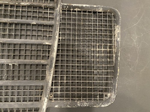 1971-1985 Land Rover Defender Series 3 Grille - Picture 8 of 11