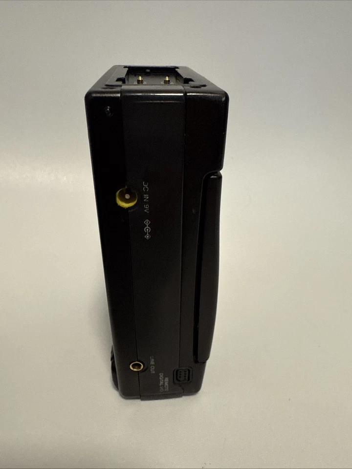 SONY DAT Digital Audio Tape-Corder Walkman TCD-D3 w/ CASE - UNTESTED AS IS - Image 3 of 4