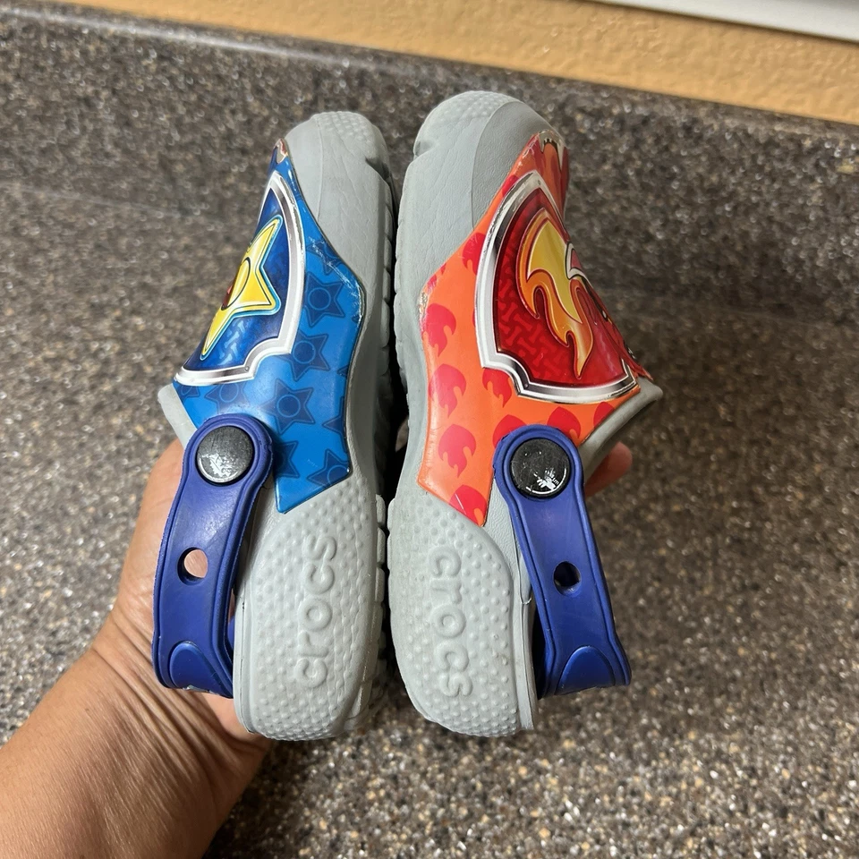 Crocs 学步儿童 10 狗巡逻堵塞灰色多色骡子舒适休闲 — 第 4/4 张图片