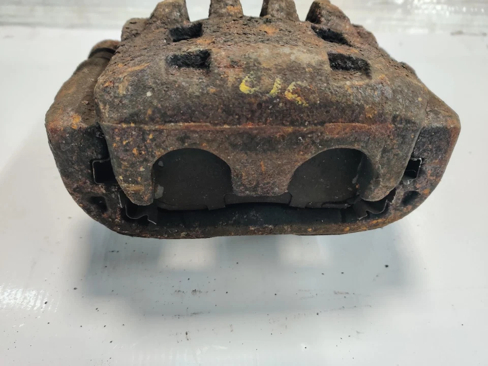 PINZA DELANTERA DERECHA SUBARU OUTBACK MK3 3.0 TOKICO 55618 Foto 4 de 4