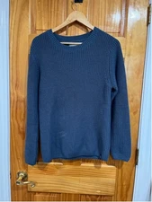 Men’s Long Wharf Ribbed Blue Coastal Pullover Crewneck Sweater Size Medium flaw