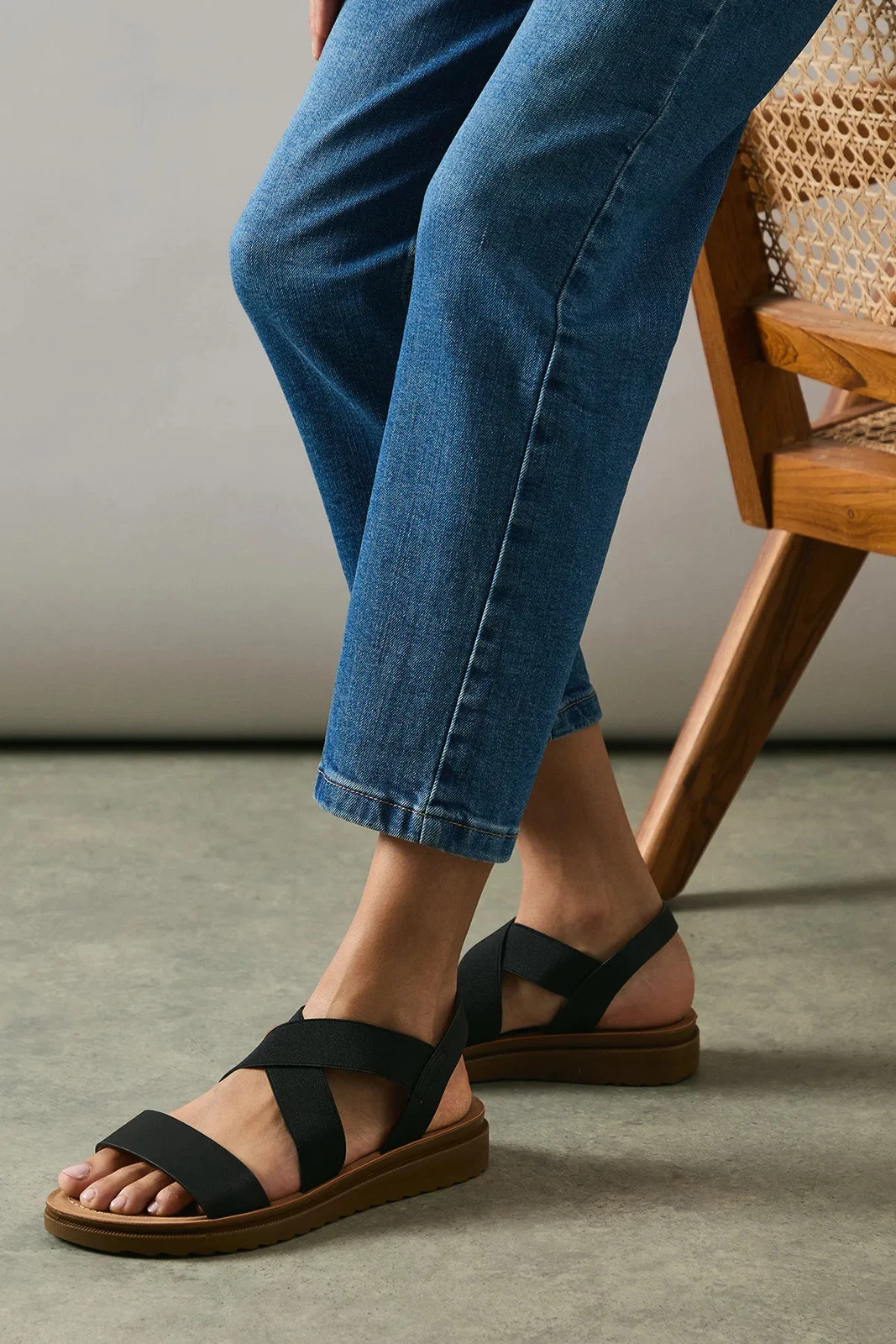 Good For The Sole Black Wedges Womens Daywear Sandals