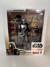 Medicom Toy MAFEX No.129 Star Wars The Mandalorian & Grogu Action Figure