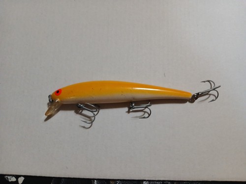 RARE 1980S Bomber Screw Tail Long A Fishing Lure 15A COLOR C LECTOR WHITE YELLOW - Picture 11 of 13