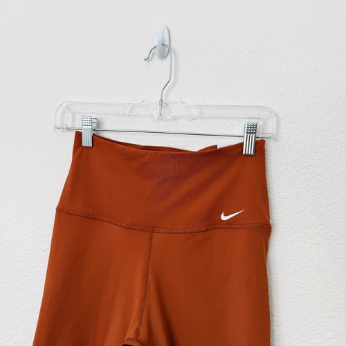 Pantalones Cortos de Bicicleta Nike Talla Pequeña S Naranja Quemado Tiro Alto 7" Nuevos con Etiquetas Dri-FIT Un Entrenamiento - Imagen 4 de 10