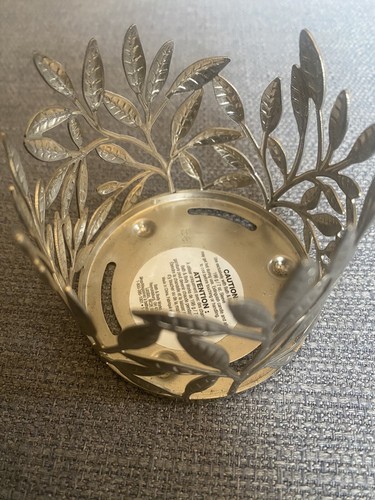 Bath Body Works Silver Vine Leaf Single Wick Candle Holder (holder only) - Picture 2 of 4
