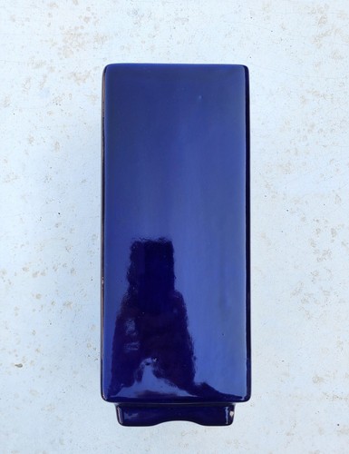 RARE ELLIS Ex1A AUSTRALIAN STUDIO POTTERY TALL RECTANGULAR NAVY BLUE VASE 29CM - Picture 3 of 9