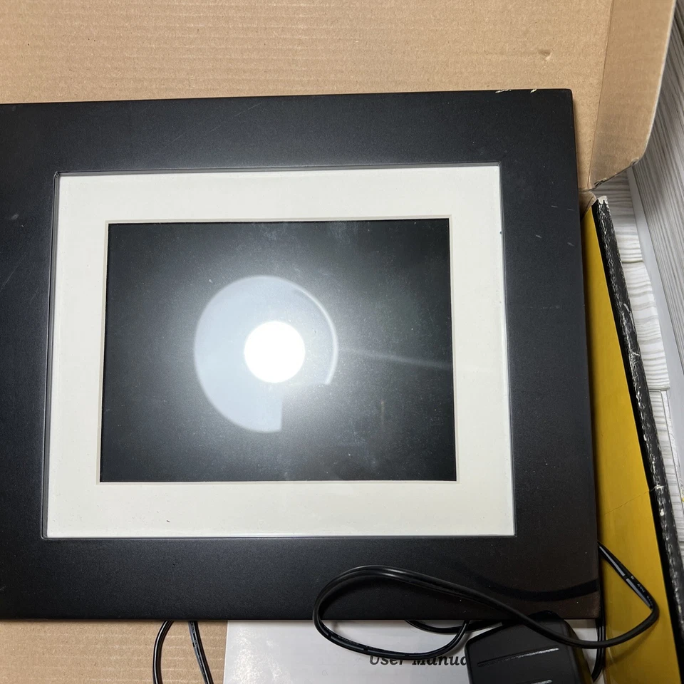 Digital Frame Spectrum NuVue 562 5.6-Inch screen Digital Photo Player/Frame - Image 3 of 4