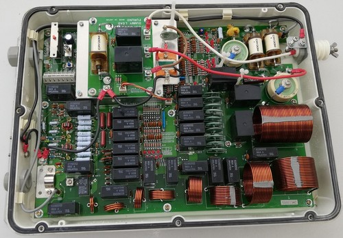 Acoplador de antena Furuno MF/HF AT-1560-15 - Imagen 3 de 9