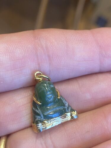 CARVED GREEN JADE BUDDHA GOLD PLATED PENDANT CHARM MINIATURE 2 X 1.5 X 0.75 CM - Picture 9 of 15