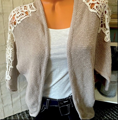 American Rag Jrs. Taupe Crochet Sleeve Cardigan Sweater M NEW - Picture 4 of 4