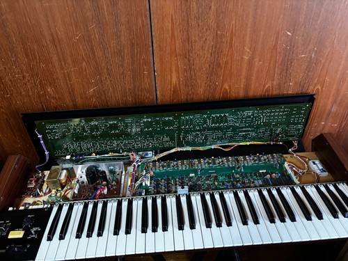Roland Juno-60 61-key polyphonic analog synthesizer professional overhaul w/case - Picture 11 of 13