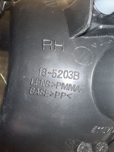 1998-2000 TOYOTA SIENNA REAR RIGHT TURN PARK LAMP LIGHT REPLACEMENT OEM -NEW - Picture 5 of 5