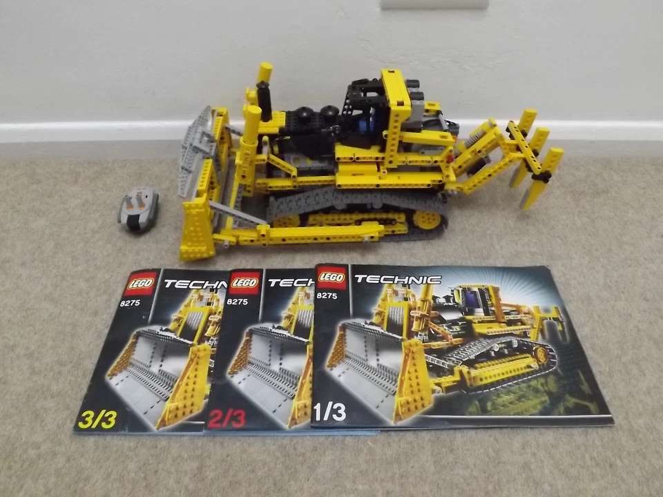 LEGO Technic 8275 Motorized Bulldozer, photo 2 of 5