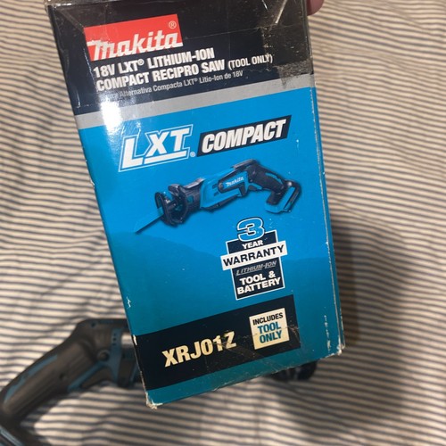 Makita XRJ01Z 18V LXT Lithium-Ion Cordless Compact Reciprocating Saw Untested - Picture 6 of 7