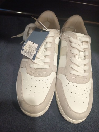 Universal Thread Beige And White Tennis Shoes Size 11 New With Tags - Picture 4 of 5