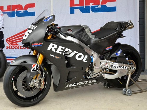 Blue Stuff Decal Sheet 1:12 Scale Repsol Honda RC213V Test 2014 Marquez # 12-044 - Picture 7 of 17