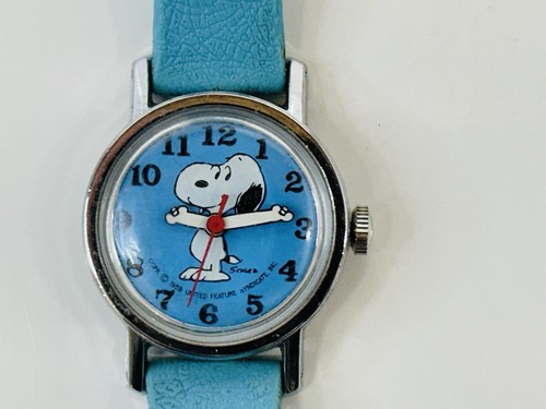 Vintage Peanuts Snoopy Wind Up Blue Child's Watch Not Working Read