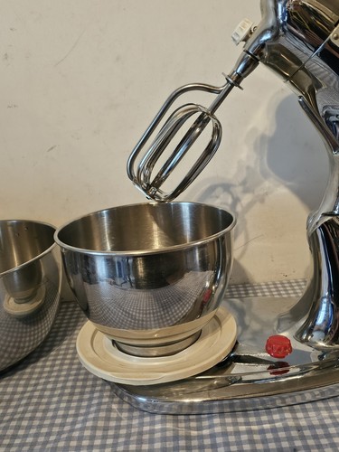 1963 Hamilton Beach Standmixer Modell K Chrom mit Rührbürsten & 2 Schüsseln, funktioniert - Bild 6 von 17