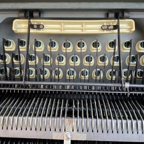 Vtg Underwood Leader Blue Portable Typewriter w/ Case & Ribbon Working Well* - Picture 19 of 24