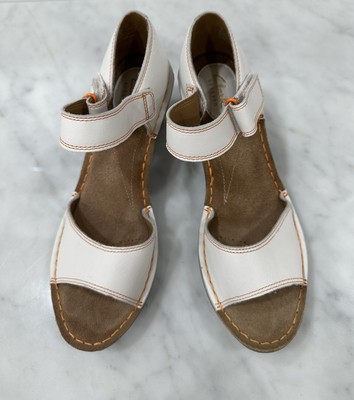 Clark Women White Leather Wedged Sandlle Ankle Starp Size 8.5M New