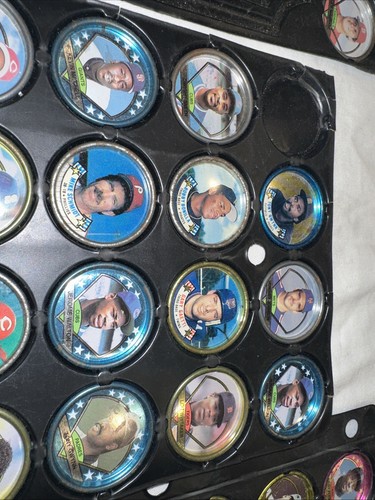 Set di 59 monete da baseball Topps enormi monete vintage anni 80-90 fare da mostrare usura - Foto 3 di 6