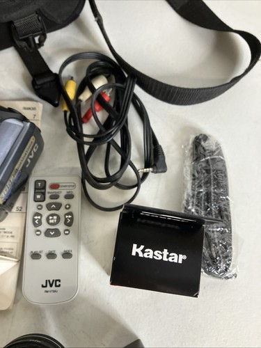 JVC Everio 30GB Hard Disk HDD Silver Camcorder GZ-MG30U New Battery, Charger - Picture 7 of 18