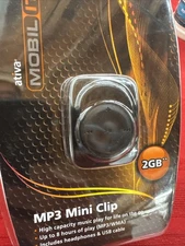 Vintage MP3 Mini Small Clip On Player 2GB USB  Windows Compatible New 