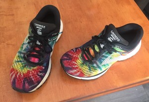 brooks launch 5 rainbow