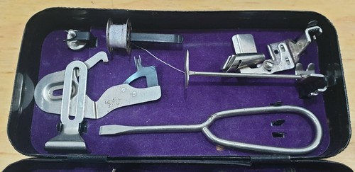 Vintage SINGER 221/222k FEATHERWEIGHT sewing machine black box attachments. - Picture 3 of 6
