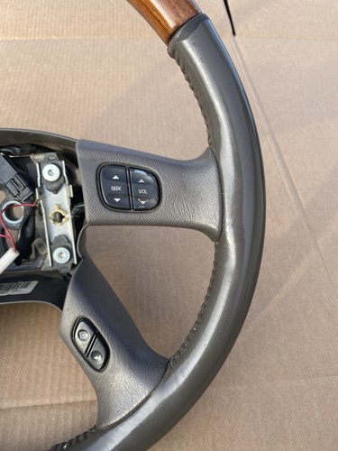 2003-2006 Cadillac Escalade Leather & Wood Grain Steering Wheel - Neutral - Picture 3 of 6